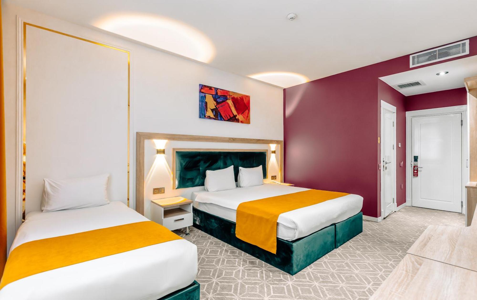 Alba Hotel & Spa Baku Exterior photo A room at the hotel
