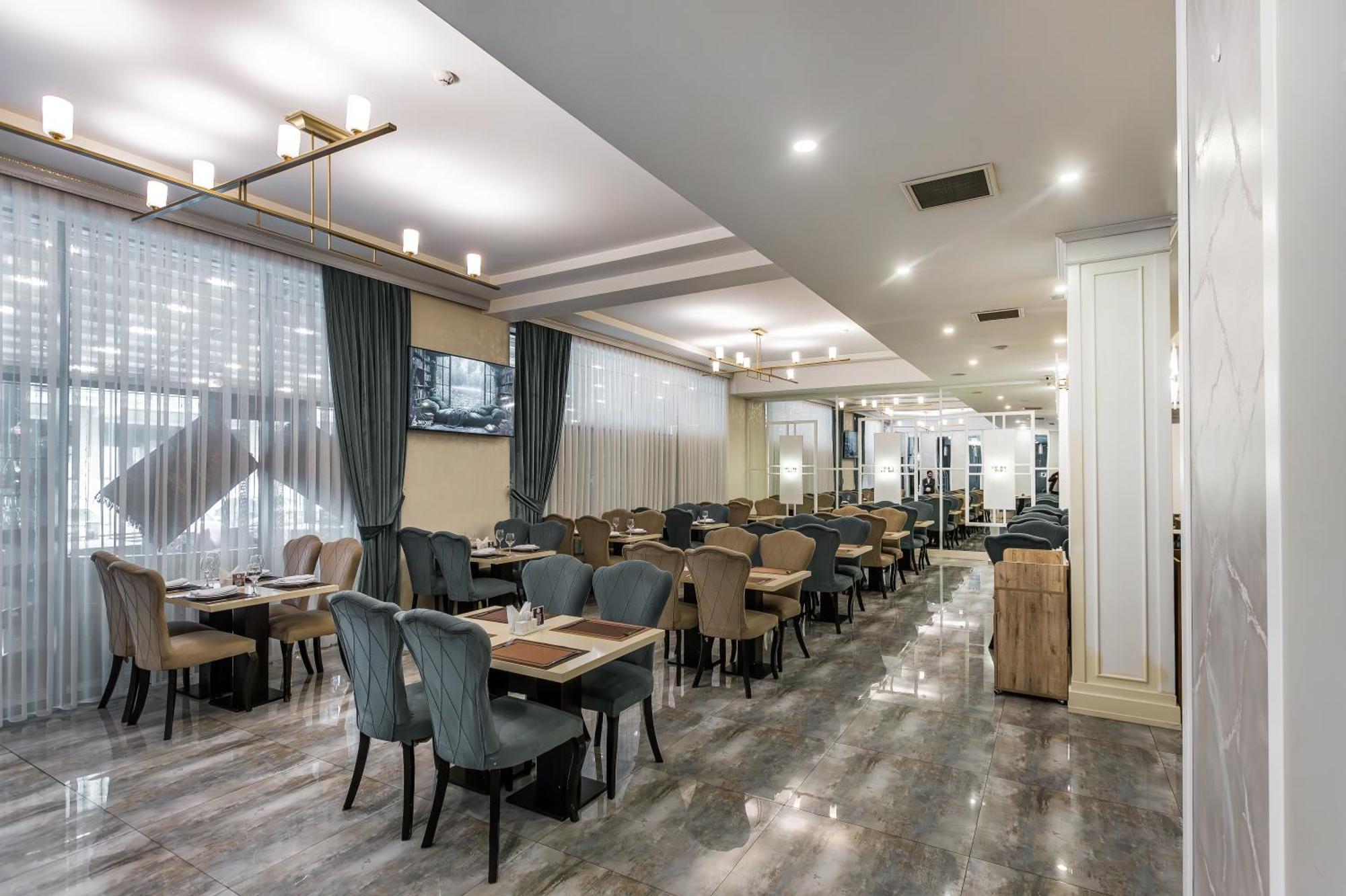 Alba Hotel & Spa Baku Exterior photo Restaurant