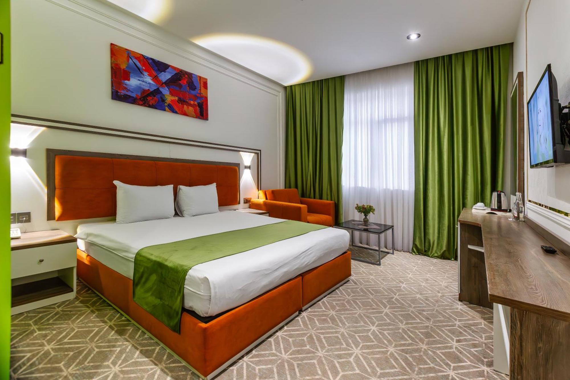 Alba Hotel & Spa Baku Exterior photo A room at the hotel