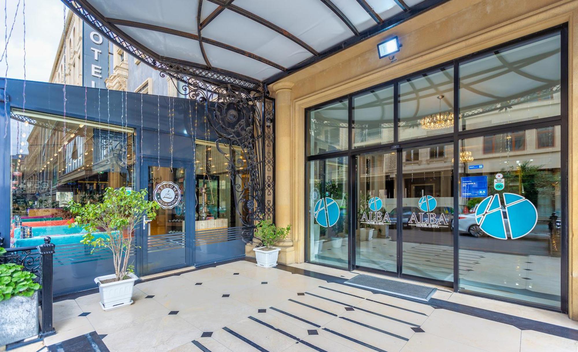 Alba Hotel & Spa Baku Exterior photo Entrance of the hotel