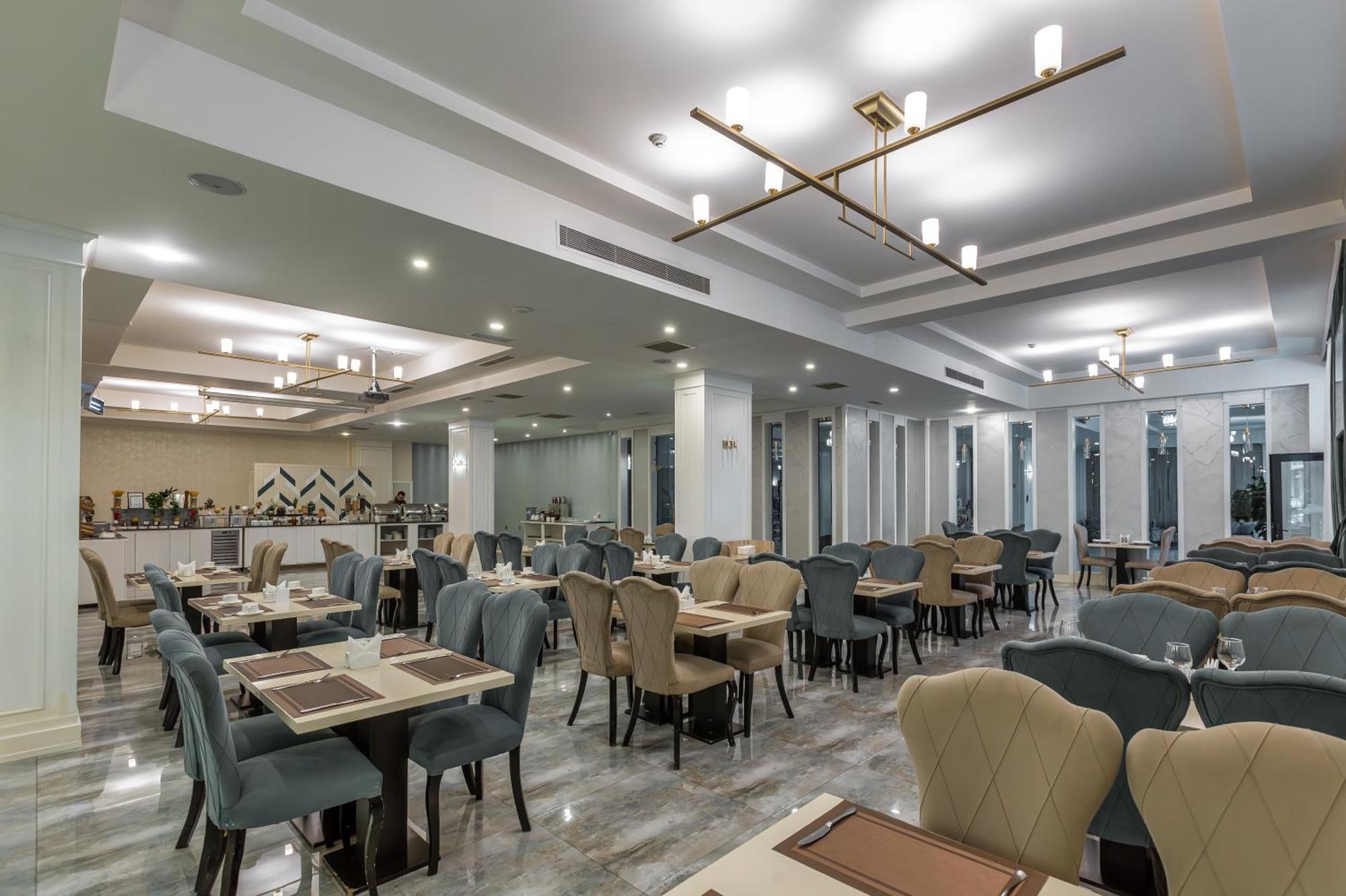 Alba Hotel & Spa Baku Exterior photo Restaurant