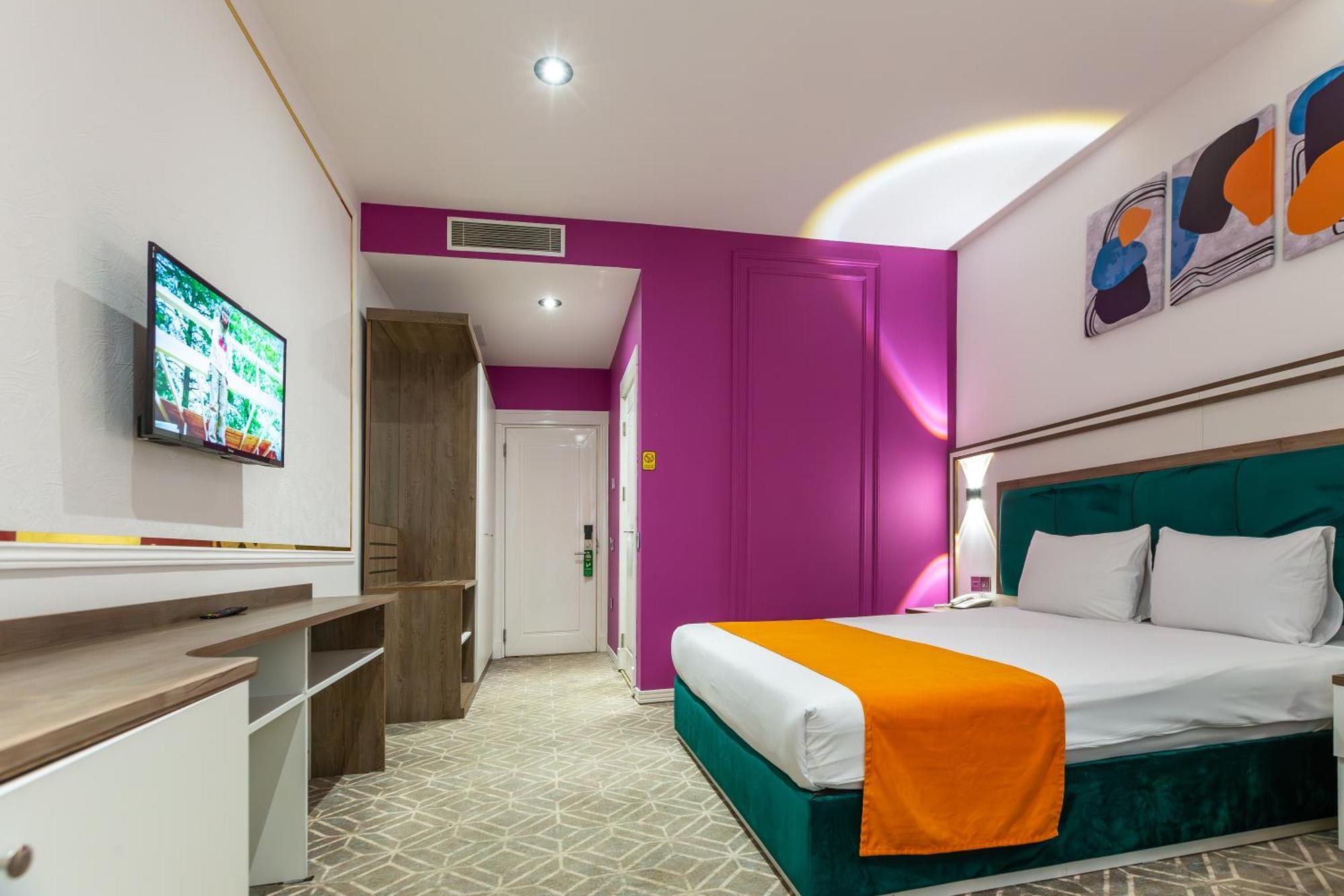 Alba Hotel & Spa Baku Exterior photo A room at the hotel
